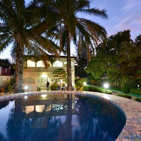 Bakau One World Village Guesthouse מראה חיצוני תמונה